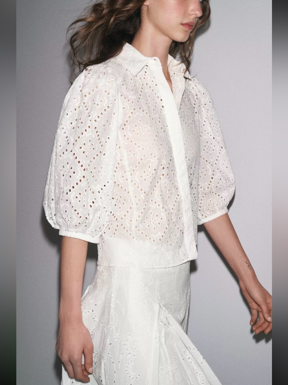 New ZARA White Eyelet Button-Front Puff Sleeve Top